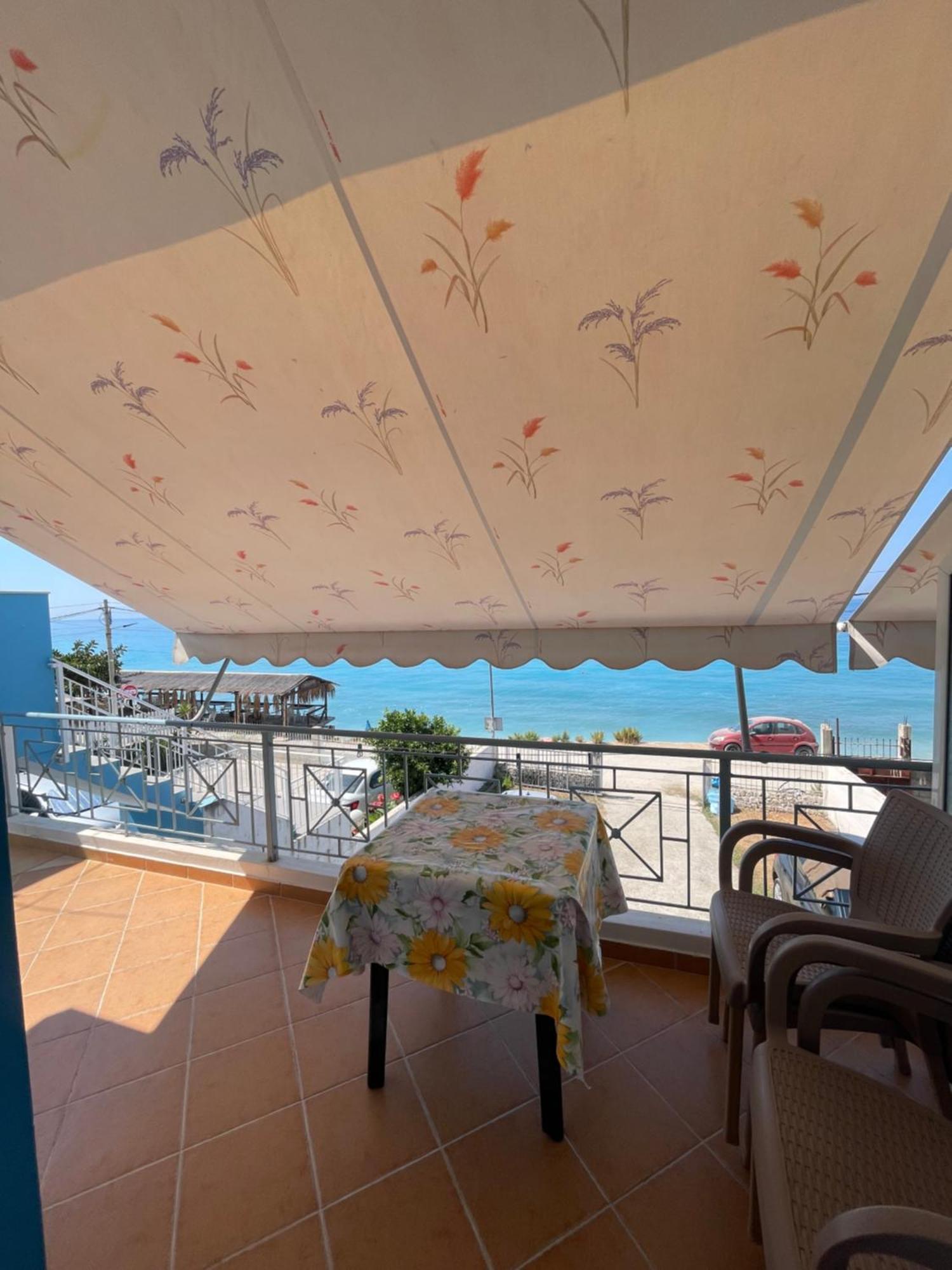 Vila Gusti Guest House Borsh Exterior photo